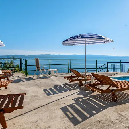 Seaview With Swimming Pool & Parking