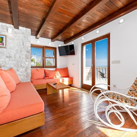 Seaview With Swimming Pool & Parking