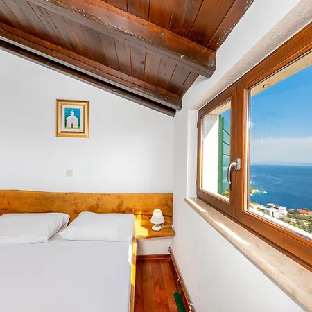 Apartment Seaview With Swimming Pool & Parking