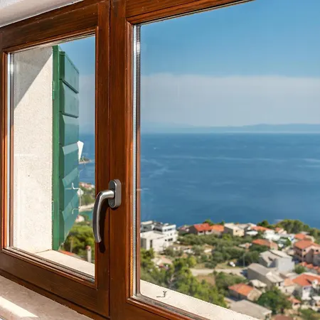 Seaview With Swimming Pool & Parking *
