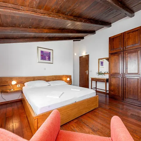 Seaview With Swimming Pool & Parking بريلا