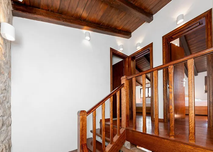 Seaview With Swimming Pool & Parking Apartment *
