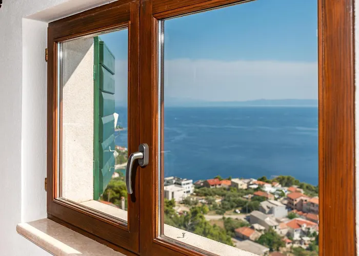 Seaview With Swimming Pool & Parking *