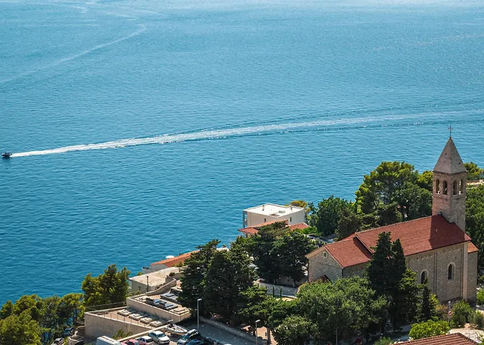 Apartment Seaview With Swimming Pool & Parking