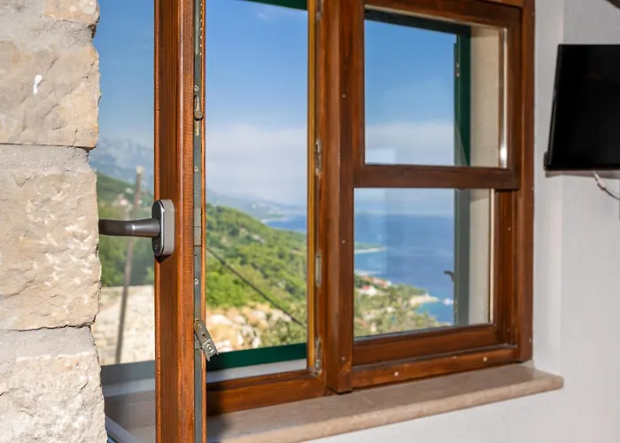 Apartment Seaview With Swimming Pool & Parking *