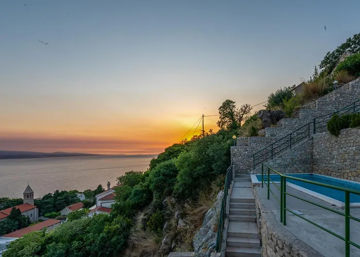 Seaview With Swimming Pool & Parking Apartment