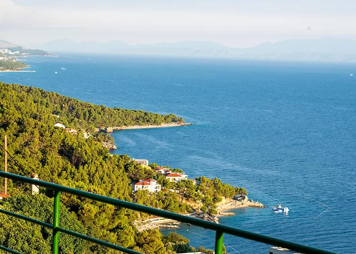 Seaview With Swimming Pool & Parking * بريلا